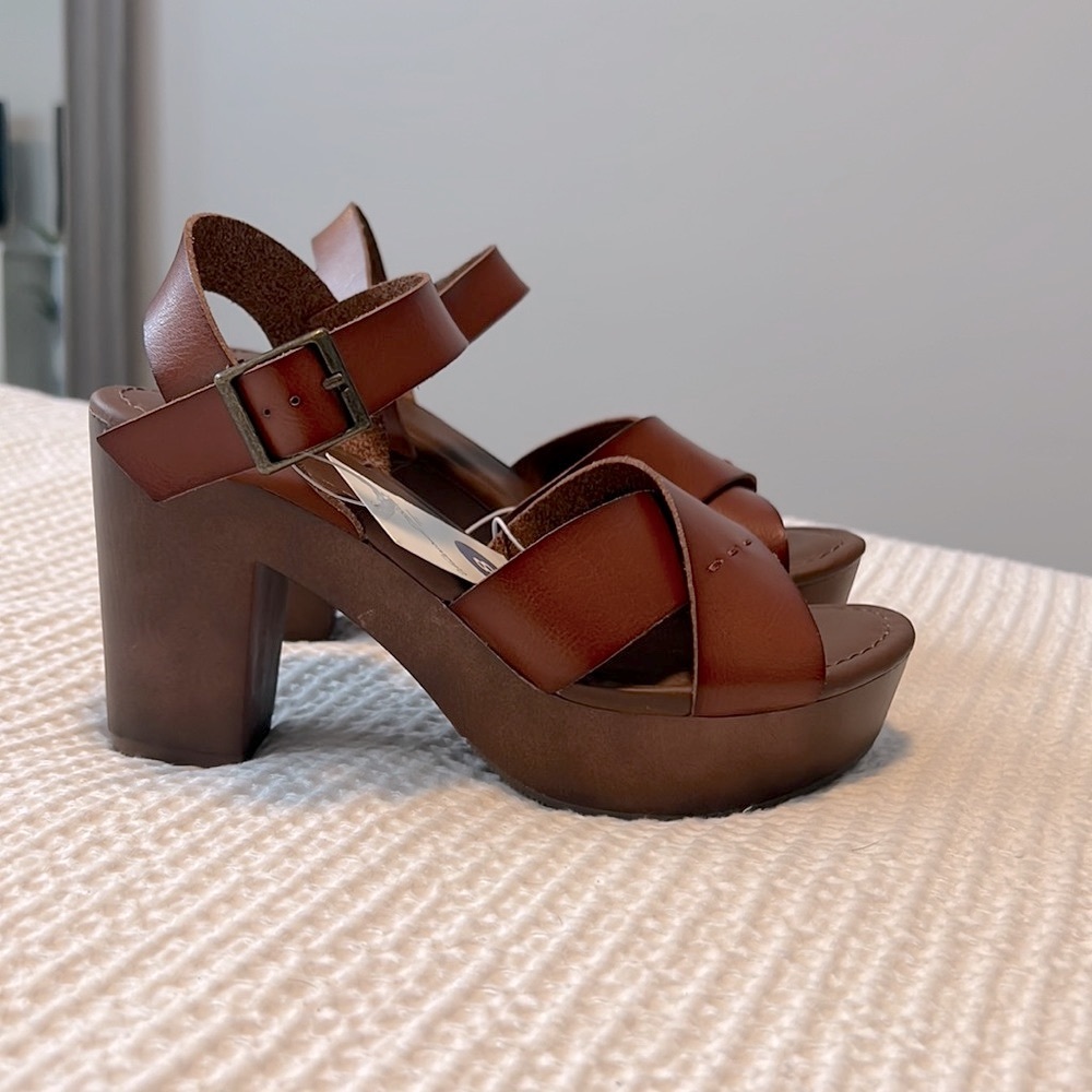 Brown sandals with clunky heel size 8 BRAND NEW WITH TAGS